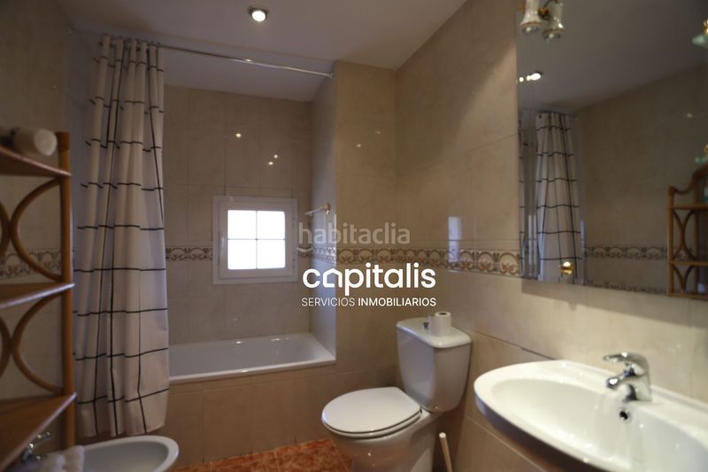 Foto 3fa53592-6971-40e4-83a1-a0a1d9d2347c. Casa amb calefacció piscina a Ensanche Alcalá de Henares