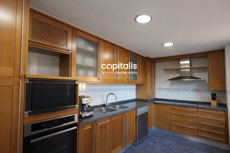 Foto 7aed1f75-5d36-4326-b765-16b558d20ddb. Casa amb calefacció piscina a Ensanche Alcalá de Henares