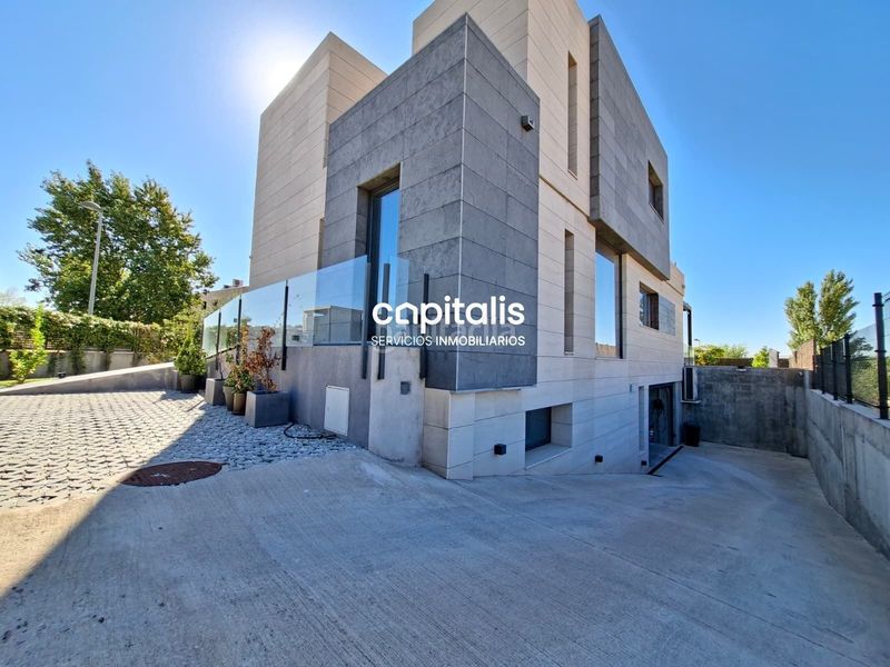 Foto 55e0b868-3fbf-4bd7-ac00-160052a9aacf. Lloguer casa amb calefacció piscina a Los Satélites-Roza Martín Majadahonda