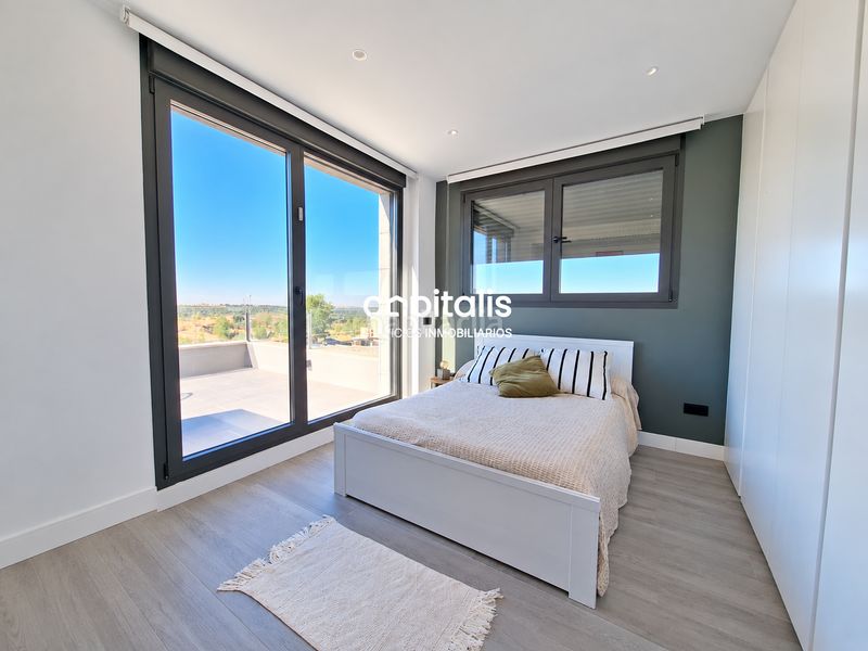 Foto f4072c87-0187-4cb7-be16-bfad912c5f0b. Lloguer casa amb calefacció piscina a Los Satélites-Roza Martín Majadahonda