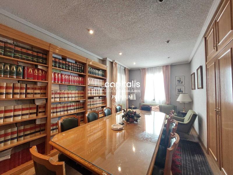 Foto 9e5e5f18-c7ae-46b8-adaa-4ce25b3d6978. Alquiler oficina despacho de abogados en calle odonnell en Madrid