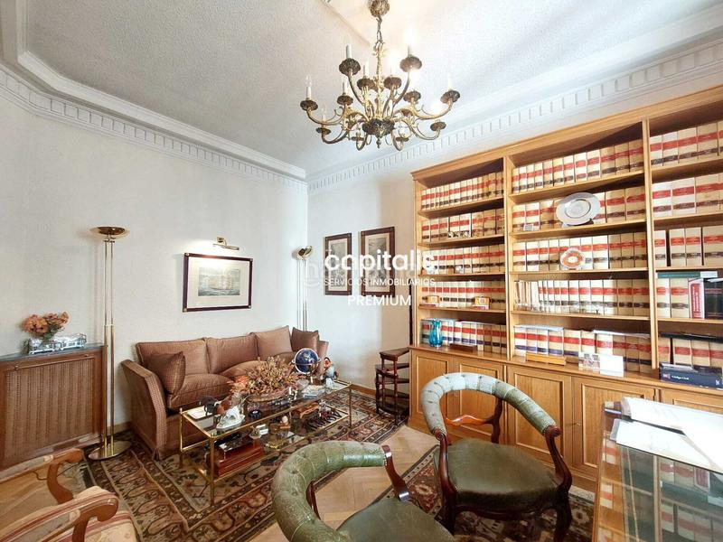 Foto f36df19b-539c-455c-8576-b32934d932cb. Rent office space with heating in Goya Madrid