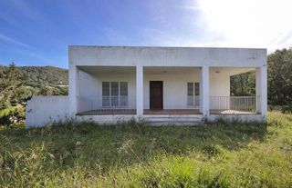 Xalet  Cala tarida. Finca con enorme potencial cerca de cala tarida.
