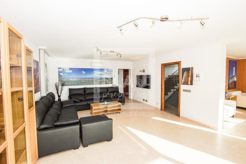 Foto 78bf32b4-9e11-4455-8d31-0bb1544464c0. Rent chalet with parking pool in Jesús Santa Eulària