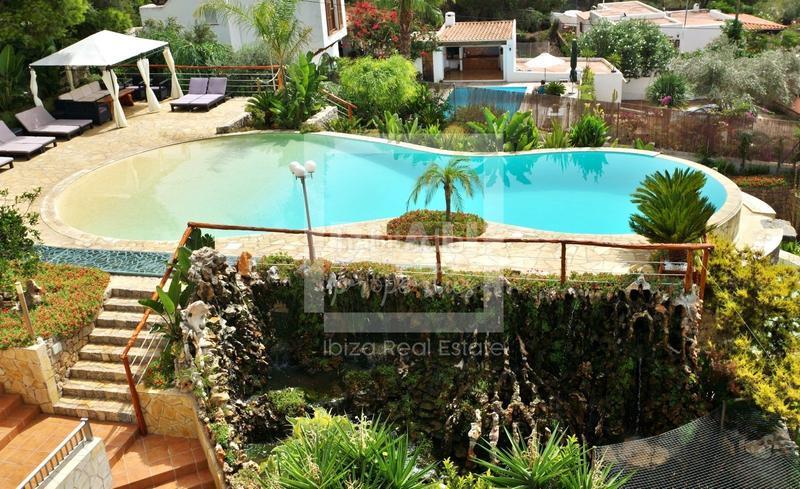 Foto 3967e2e9-9bbe-4d47-9d63-74617c1a7a81. Affitto chalet con parcheggio piscina in Jesús Santa Eulària