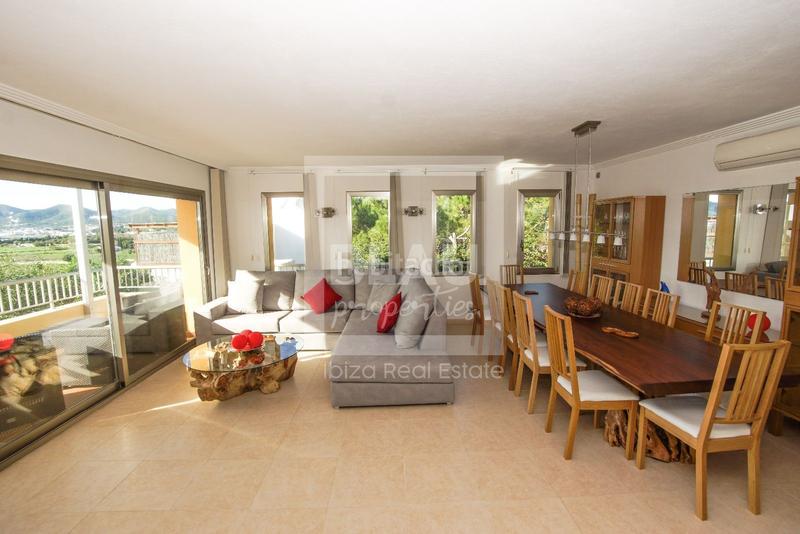 Foto 260a9cba-29c2-473d-ac0e-cb539a5a4ebf. Location chalet avec parking piscine dans Jesús Santa Eulària