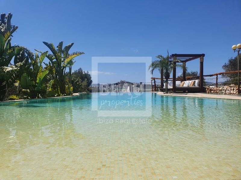 Foto d907ccc4-2cfb-4f4c-8f4f-fe658163a37c. Location chalet avec parking piscine dans Jesús Santa Eulària