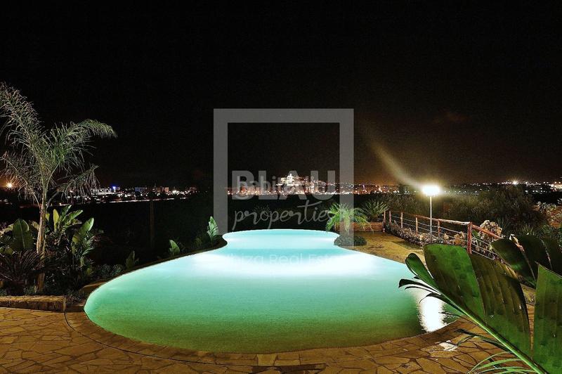 Foto 4bef6616-e348-445e-baf7-fea67d66653e. Miete chalet mit parking pool in Jesús Santa Eulària