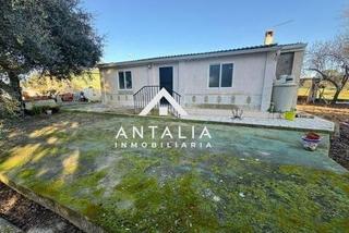 Xalet a Valdesalor - Rincón de Ballesteros. Chalet con terreno en zona pantano valdesalor