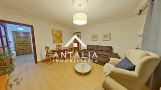 Location Appartement à Casco Antiguo. Piso disponible de alquler en el centro de caceres
