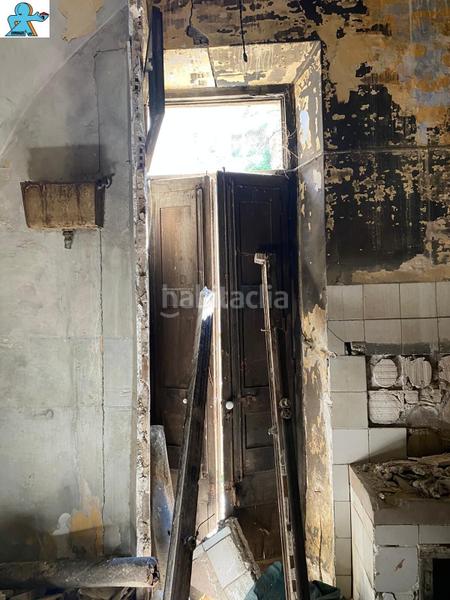 Foto 585f5268-8602-437d-8efe-f1eee5e40004. Xalet amb calefacció a Portbou