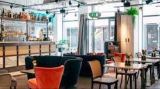 Lloguer Local Comercial a Centre. Restaurante en traspaso