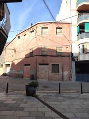 Edifici a Canovelles. Edificació al centre de canovelles  zona can xarlet
