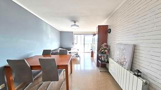 Piso en Can bassa. Pis en venda a la zona de tres torres, en finca amb ascensor i a