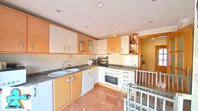 Foto 76d7e9a2-7d3d-44f3-81f6-103504a2b8f3. Àtic amb calefacció aparcament a Ca n´Oriol Rubí