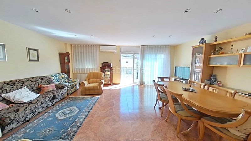 Foto 8f889c4d-a3e2-47b2-ba90-0ccdce8f84a6. Àtic amb calefacció aparcament a Ca n´Oriol Rubí