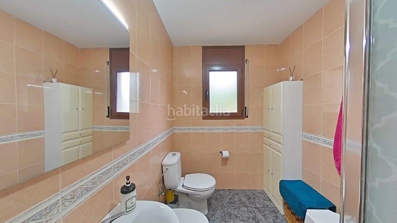 Foto d9af3ac7-3e28-4298-bd62-1212eff2dec8. Casa amb calefacció aparcament piscina a Castellcir