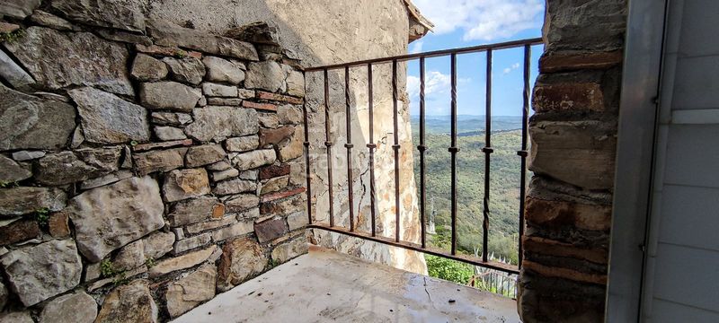 Foto f72cb3fb-1383-4212-a92a-e25013b9e7bf. Casa adossada a Castellar de la Frontera