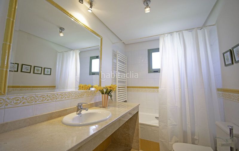 Foto e3cb22b1-07f6-4d9d-af7c-9f5e12c75dfb. Apartament amb aparcament piscina a La Alcaidesa