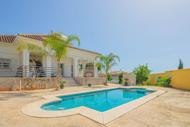 Foto 2c516ac6-8aa0-4816-95eb-da98d85482f9. Chalet mit parking pool in San Enrique-Guadiaro-Pueblo Nuevo Sotogrande