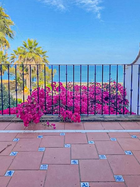 Foto 830a29b4-48d1-45f5-9d94-9fa8745b6ab4. Lloguer casa adossada amb aparcament piscina a La Alcaidesa