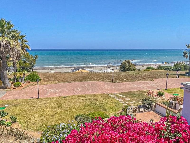 Foto adb51cdb-8ff4-4aaa-8608-c3529a8038fd. Lloguer casa adossada amb aparcament piscina a La Alcaidesa