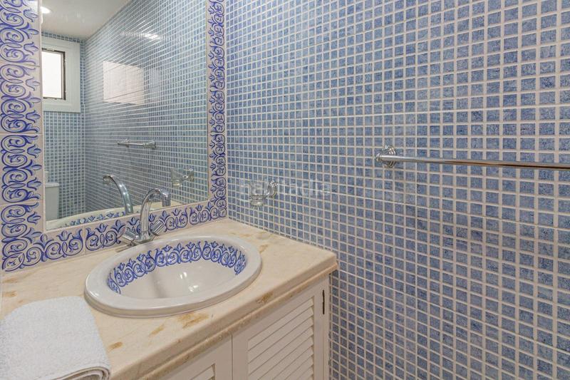 Foto 4107cea0-df0f-4891-b16e-73e17d16e789. Lloguer casa adossada amb aparcament piscina a La Alcaidesa