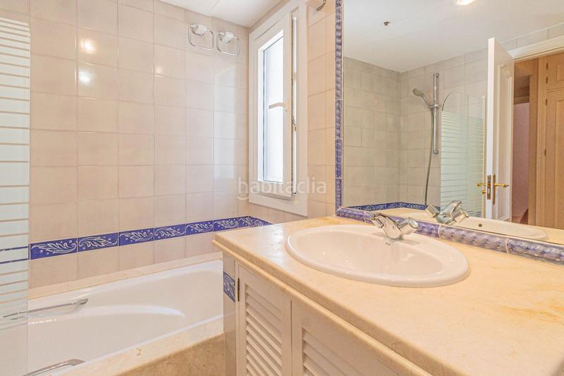 Foto 73555bb6-54af-40ee-bd91-9da3256ced09. Lloguer casa adossada amb aparcament piscina a La Alcaidesa