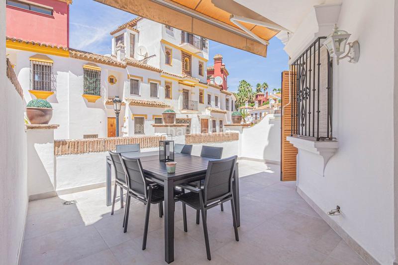 Foto feef2ce3-7842-4300-8a0f-e855a0b22b21. Lloguer casa adossada amb aparcament piscina a La Alcaidesa