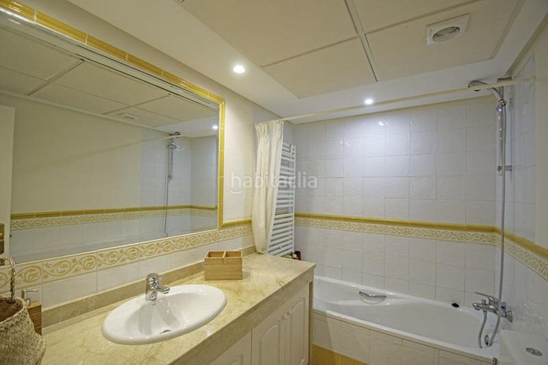 Foto 0b1047fc-3d36-46bb-85ac-f07c16ccc80b. Erdgeschoss mit parking pool in La Alcaidesa