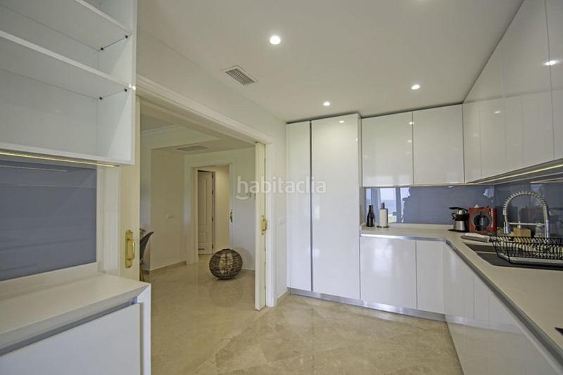 Foto 5f25c302-9f77-4aae-8947-d8649f18b213. Erdgeschoss mit parking pool in La Alcaidesa