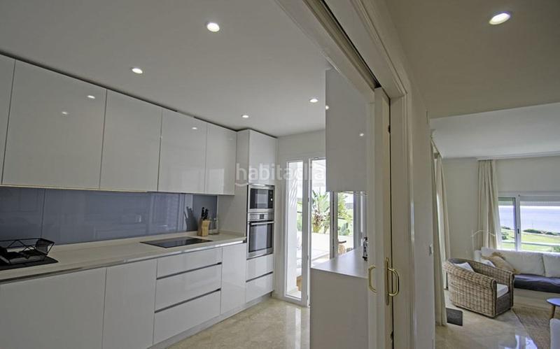 Foto ead6d73b-8e4c-4146-88fe-2c9ac867d4a0. Erdgeschoss mit parking pool in La Alcaidesa