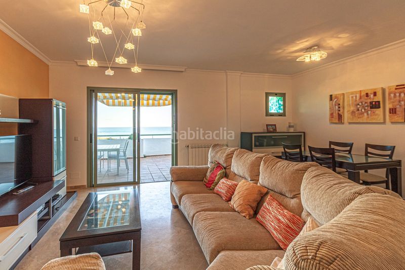 Foto 00e417fe-e7ea-4b52-a625-148a9a608453. Lloguer apartament amb aparcament piscina a La Alcaidesa