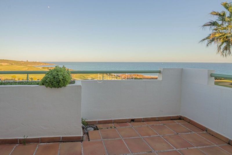 Foto 9e08b270-4a78-4307-bdca-43cb17fbb6e2. Lloguer apartament amb aparcament piscina a La Alcaidesa