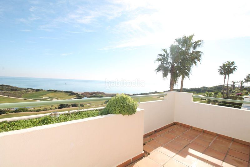 Foto ad869bc5-8b73-4ee9-a7f0-853f41b56543. Lloguer apartament amb aparcament piscina a La Alcaidesa