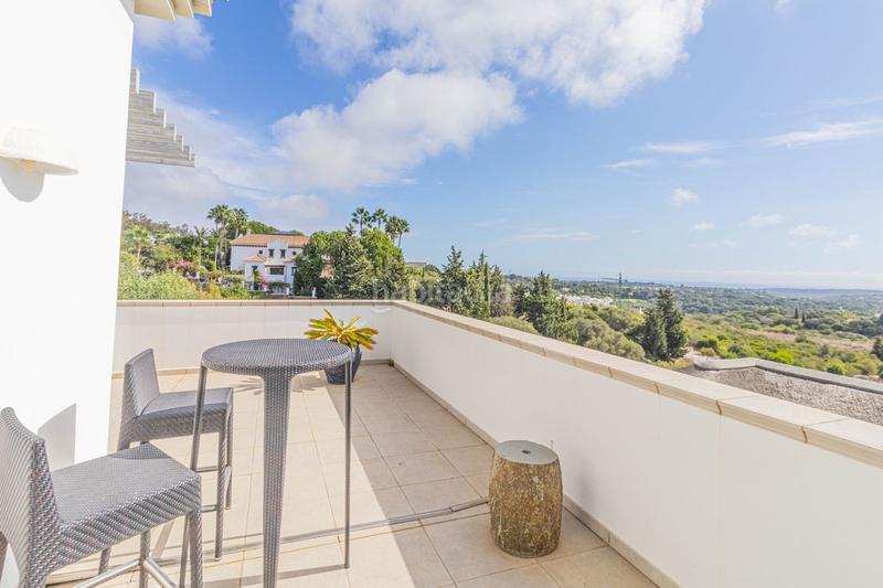 Foto 513470c5-e6b3-4bbe-9f01-a62506a1be10. Chalet with parking pool in Sotogrande alto Sotogrande