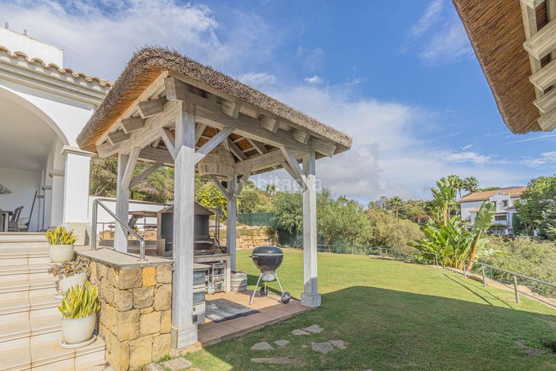 Foto 7bd7e35f-7615-49ec-b720-2e0da2838892. Chalet with parking pool in Sotogrande alto Sotogrande