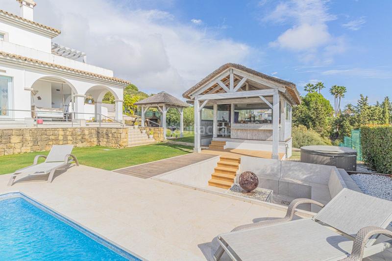 Foto cef1887f-b72f-4095-a329-016ca06ee531. Chalet with parking pool in Sotogrande alto Sotogrande