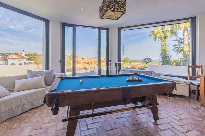 Foto bb4ced52-b96e-4b21-972e-65d7121d8298. Chalet mit parking pool in La Alcaidesa