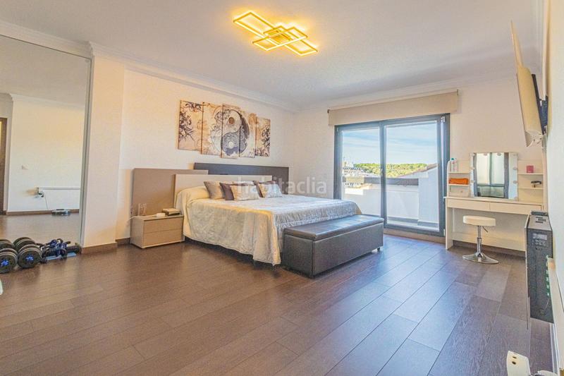 Foto 16ca6725-7b3c-42db-8fbe-82f886d5b3f8. Chalet avec parking piscine dans La Alcaidesa