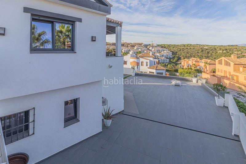 Foto 1c05b20d-e678-476a-8532-b5afd72ab96a. Chalet avec parking piscine dans La Alcaidesa