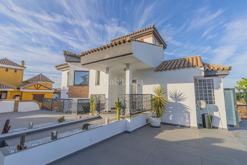 Foto c6c3cfe6-a9e7-4544-9f70-54c778d1015b. Chalet avec parking piscine dans La Alcaidesa