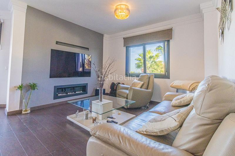 Foto db5ff0df-598d-44b1-91ed-2eca60c2e6c4. Chalet avec parking piscine dans La Alcaidesa