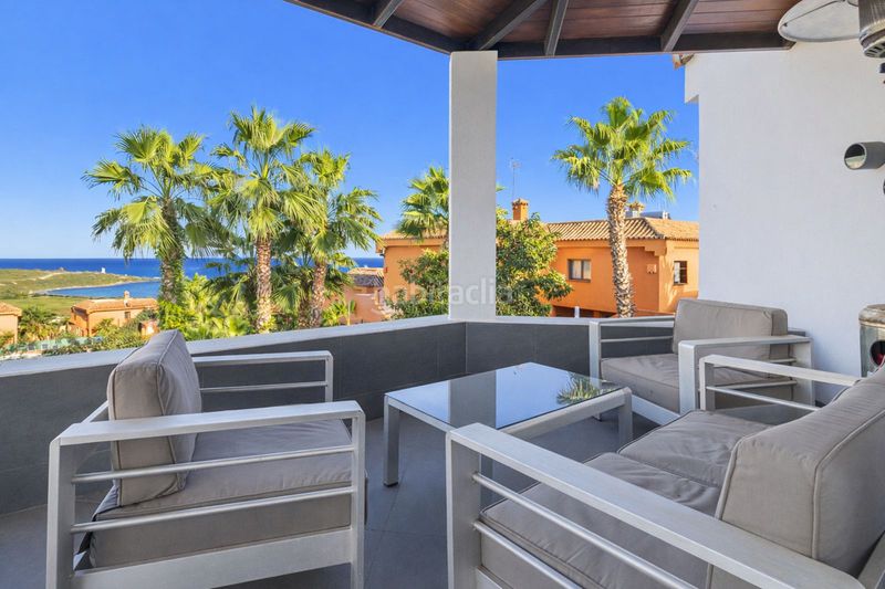 Foto 225cbfdc-874f-495a-bdf0-7cf5f6310a6f. Xalet amb aparcament piscina a La Alcaidesa