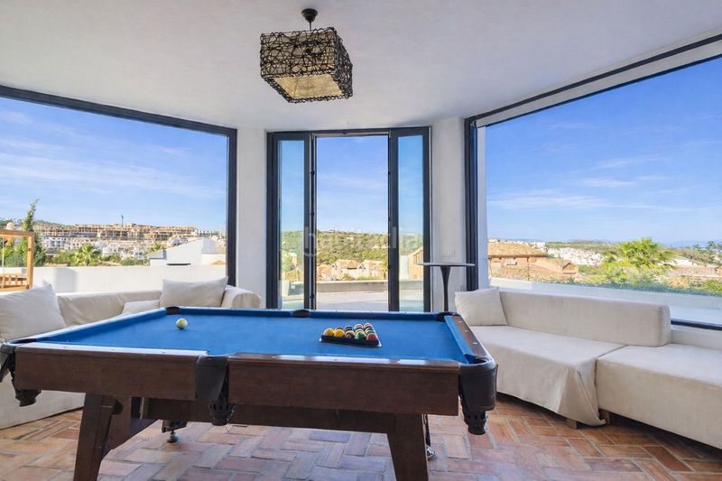 Foto 3e0f7021-5f39-41a9-b9a1-40f931db9bb8. Xalet amb aparcament piscina a La Alcaidesa