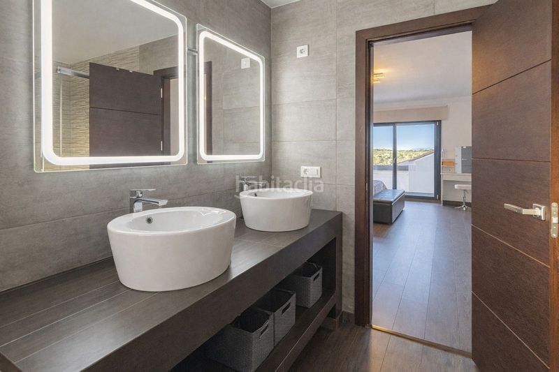 Foto beb7d06e-9d37-4d17-9c95-cc1638f4ae13. Xalet amb aparcament piscina a La Alcaidesa