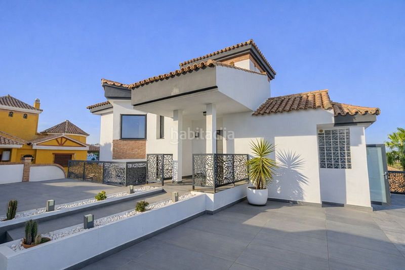 Foto d8cc0fb6-29f5-44b3-bad7-c2040f106ecb. Xalet amb aparcament piscina a La Alcaidesa