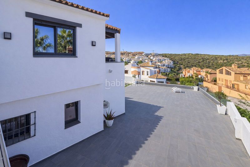 Foto eadb9c0c-058f-4c54-8d06-432daf2d2a70. Xalet amb aparcament piscina a La Alcaidesa