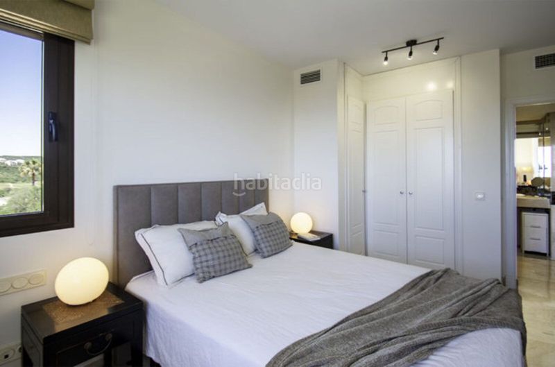 Foto 2d881318-5c96-4270-8f3b-29aa982a44b7. Àtic amb aparcament piscina a La Alcaidesa