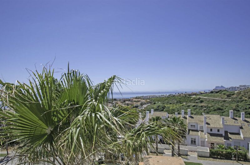 Foto 3730282c-71fb-4c49-acbd-a3a3527fc469. Àtic amb aparcament piscina a La Alcaidesa